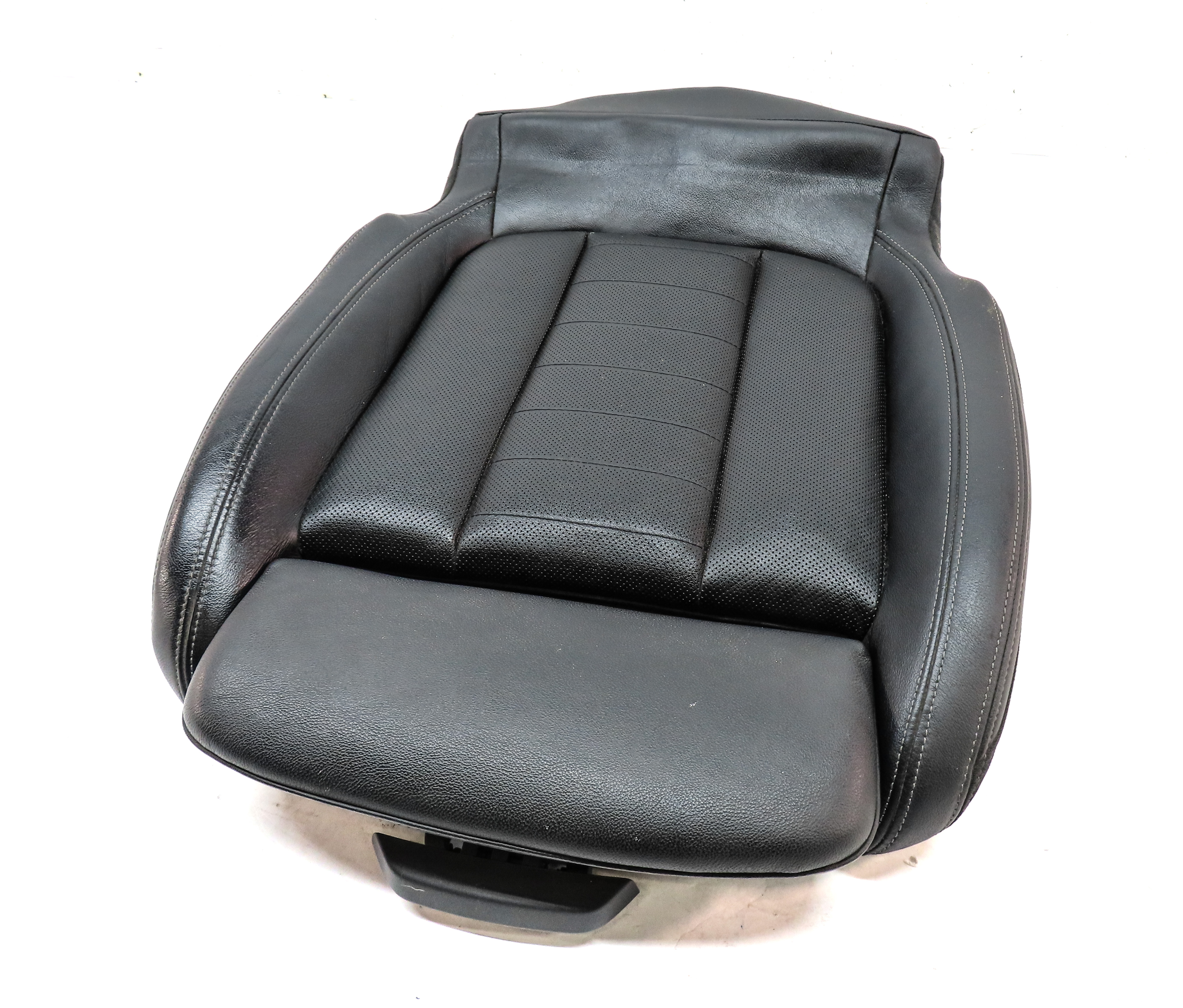 2019 BMW X3 (G01) FRONT RIGHT PASSENGER LOWER HEATED SPORT SEAT CUSHION (BLACK) — exact item pictured